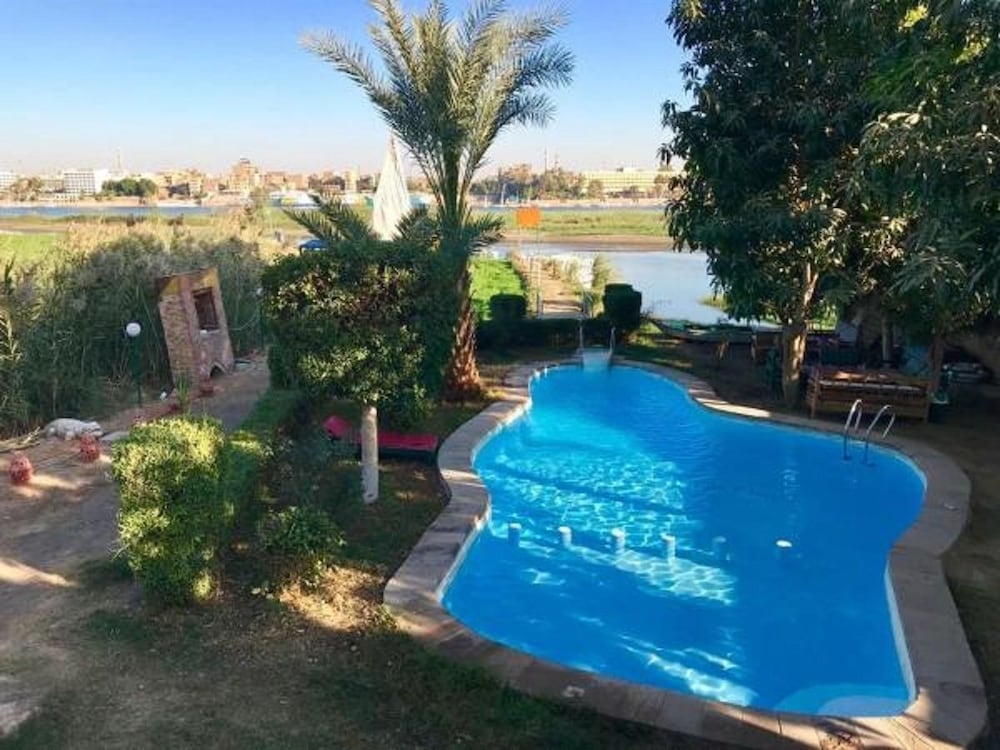 Al Baeirat Hotel 41/44