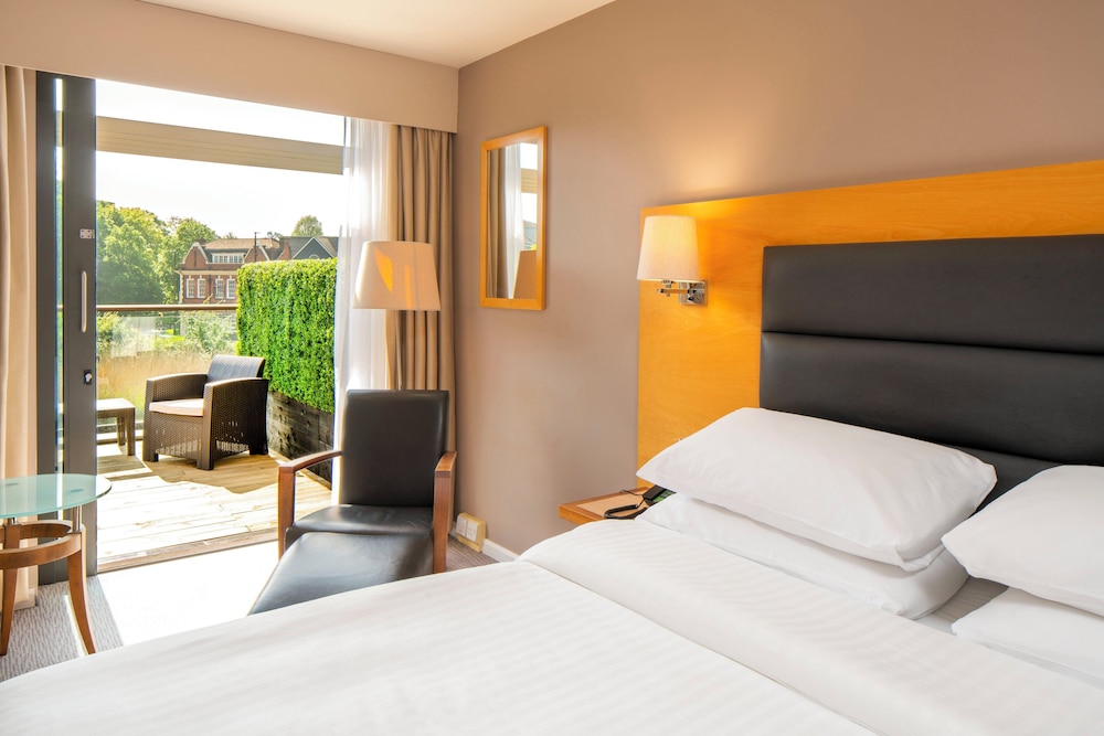 PREMIUM, KING BED, CANAL VIEW, BALCONY