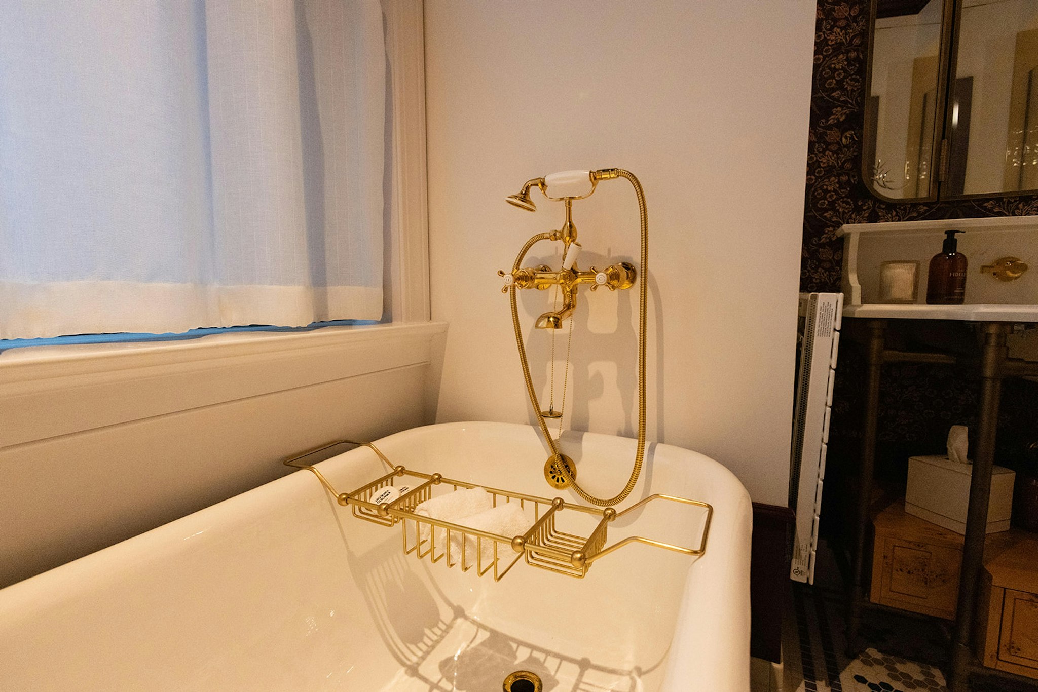 Fidelity Hotel 17/50