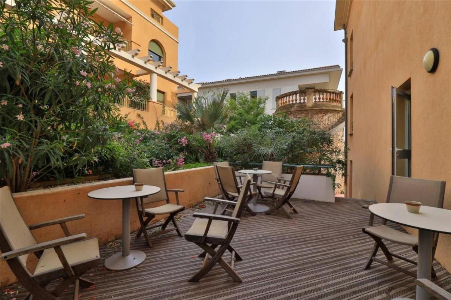 Best Western Plus Sanary 11/11