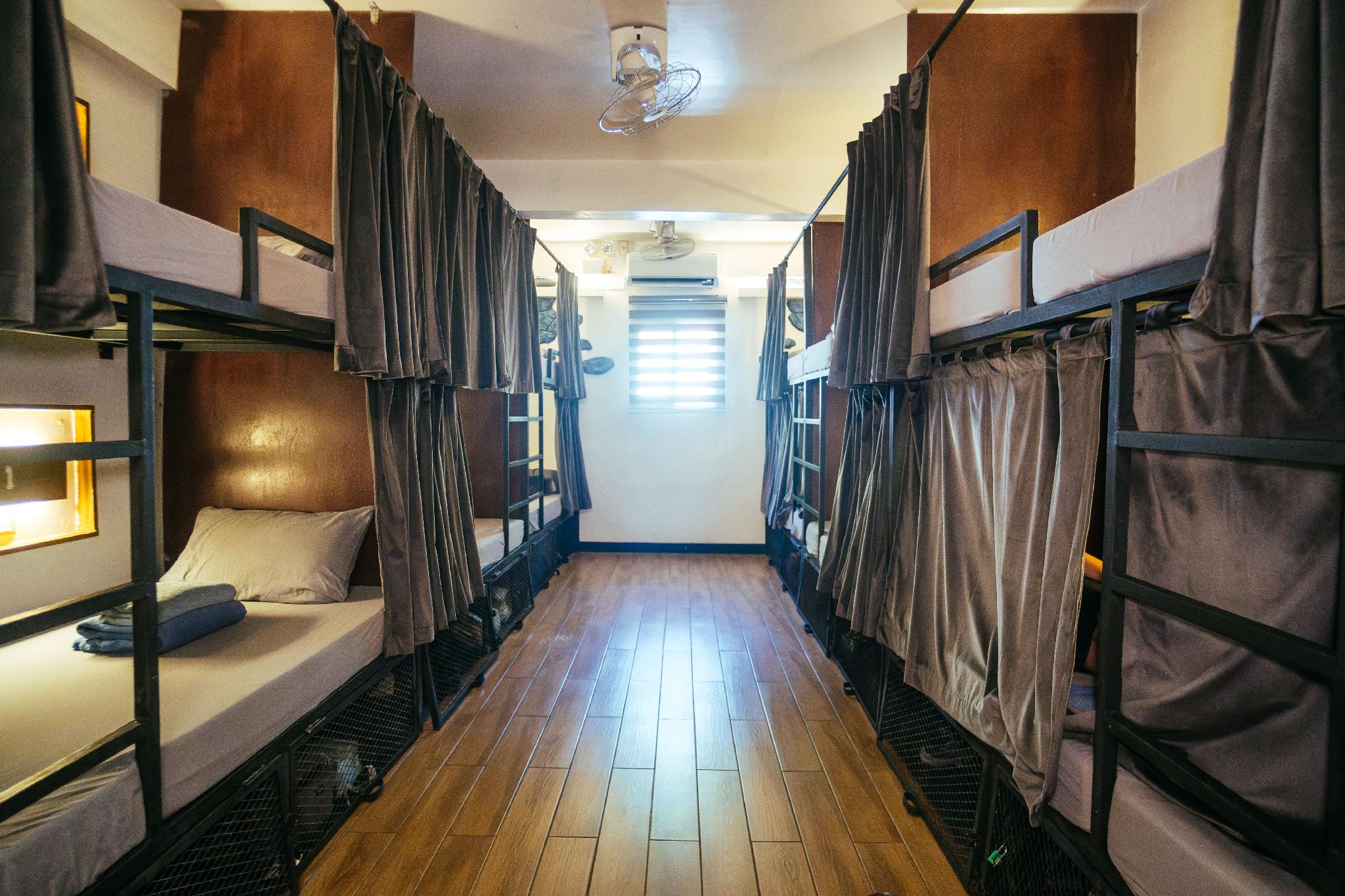 MIXED DORM, 12 BEDS