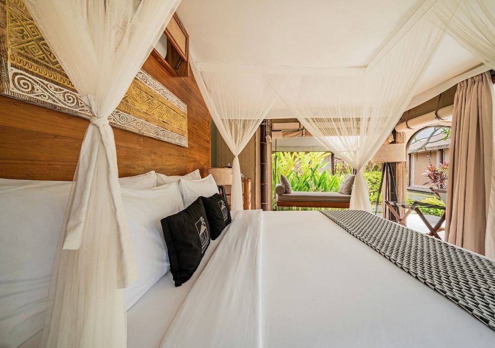 Bali Beach Glamping 13/49