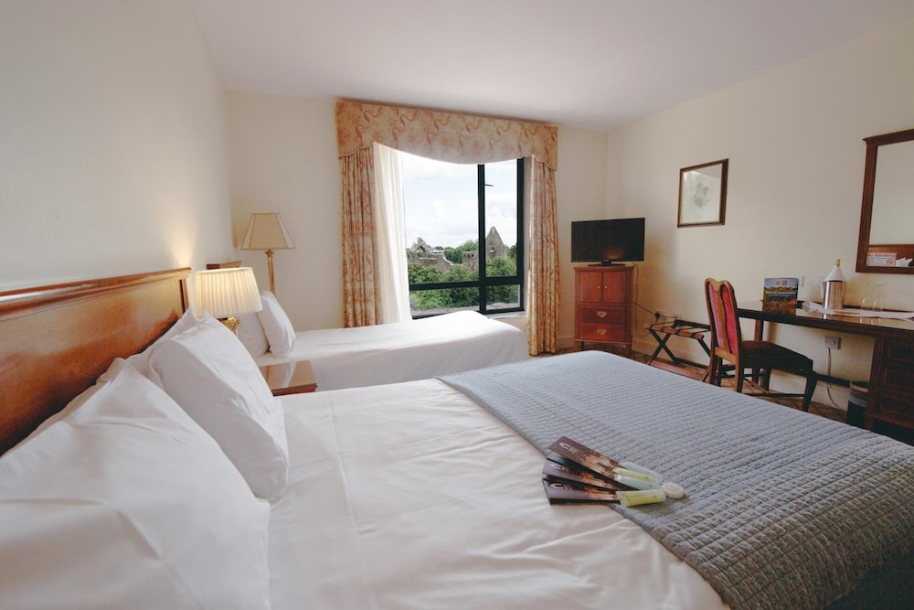 Abbey Hotel Roscommon 16/65