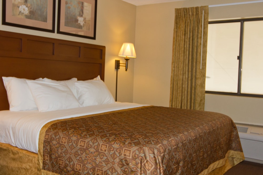 Greenstay Hotel and Suites St James 22/62