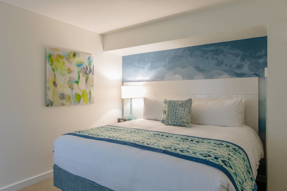 MARRIOTT VACATION CLUB PULSE, SOUTH BEACH 17/62