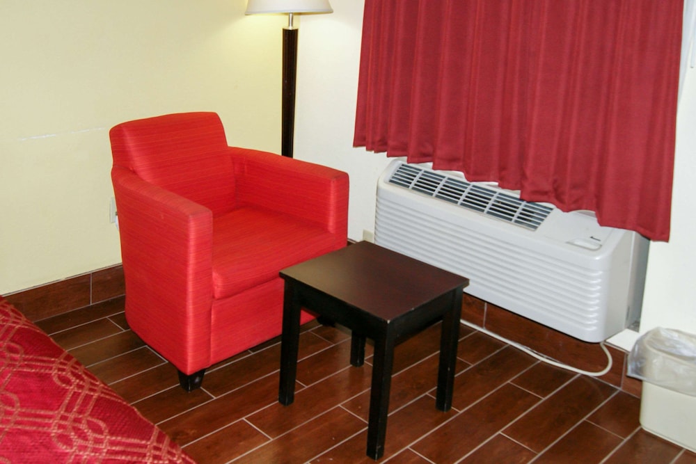 Econo Lodge Inn & Suites West - Energy Corridor 41/43