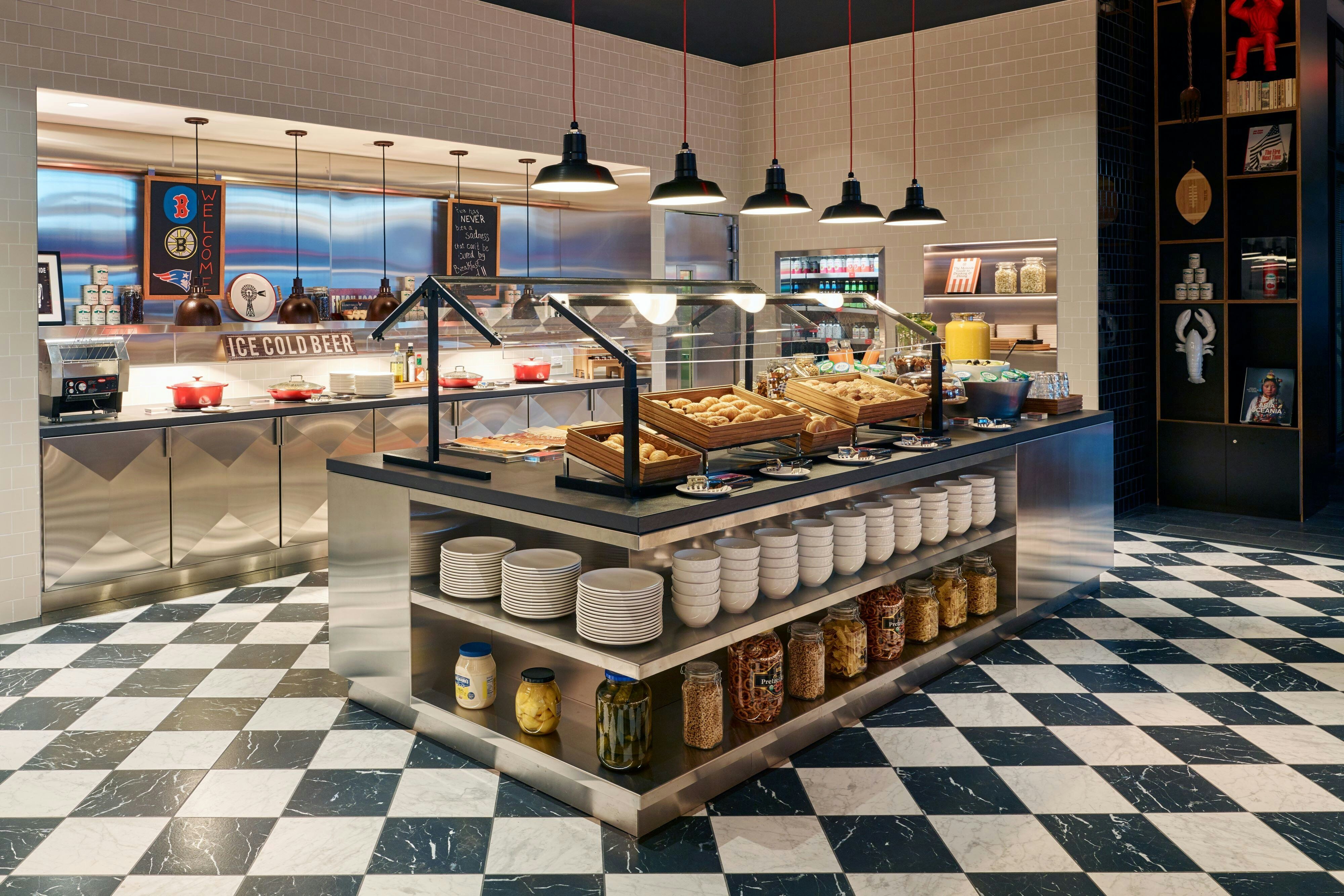 citizenM Boston North Station 8/57