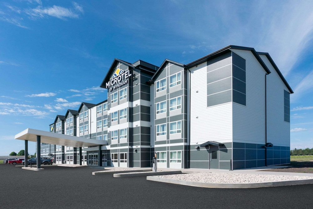 Microtel Inn And Suites By Wyndham Portage La Prairie 2/33