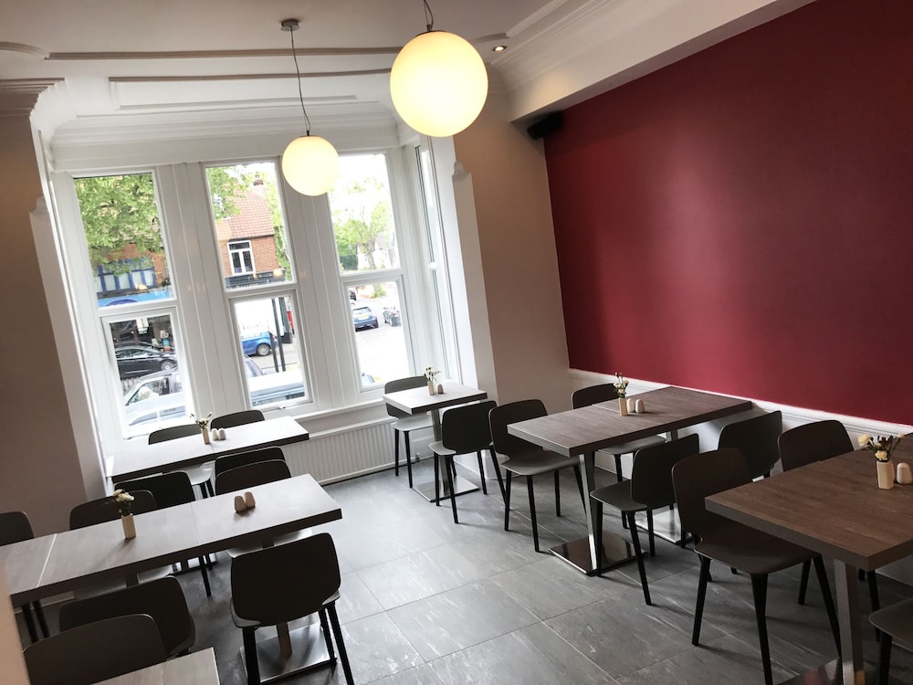 Gidea Park Hotel 34/51