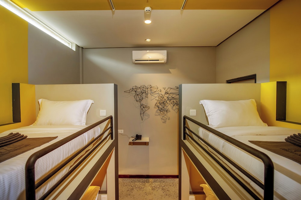 FEMALE DORM, 8 BEDS
