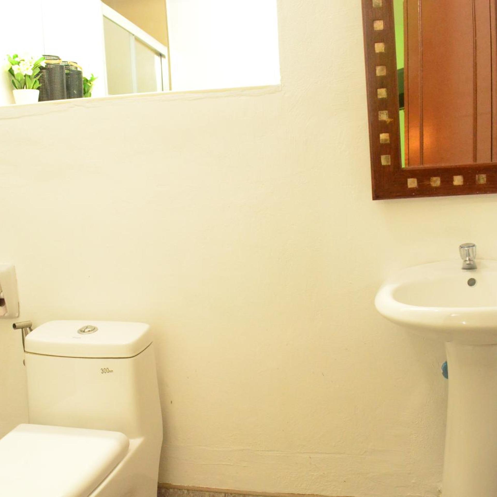 Zen Rooms Calle Crisologo Vigan 50/50
