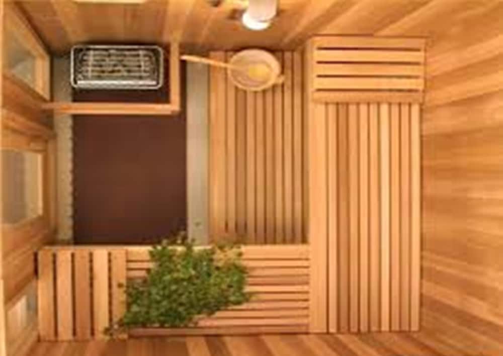 Flora Centre Hotel & Spa 46/70