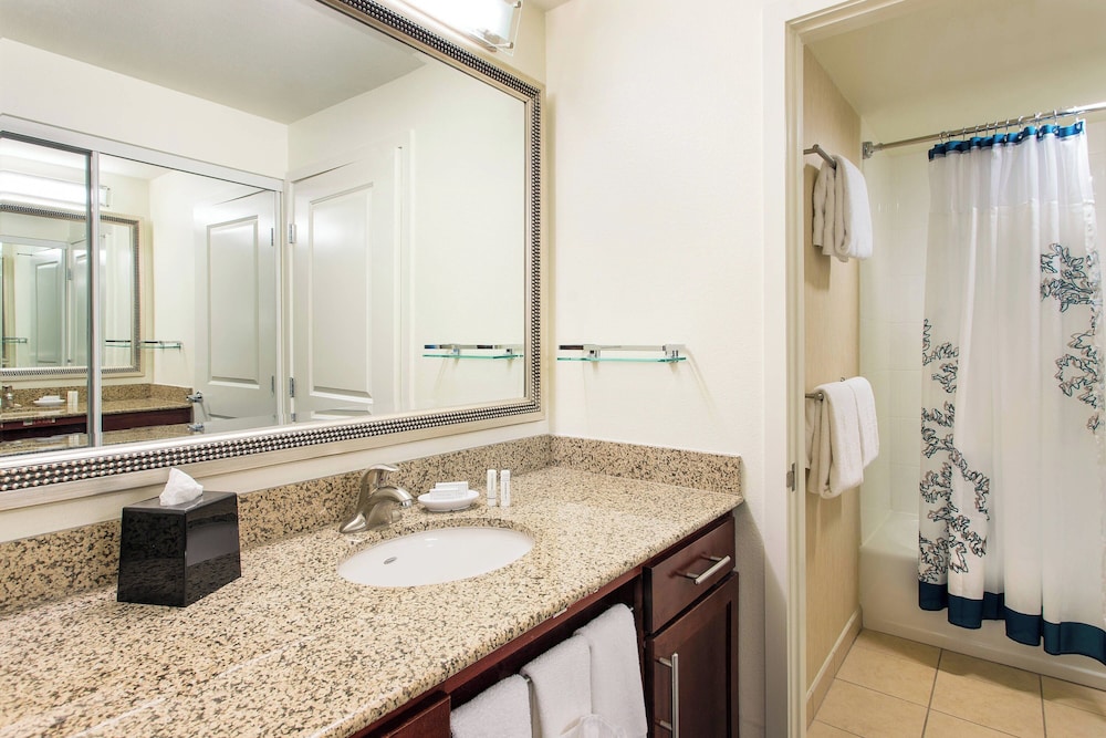 جناح بسرير كينج بغرفة نوم واحدة مع أريكة لذوي الإعاقة، Residence Inn San Diego Oceanside 5/7