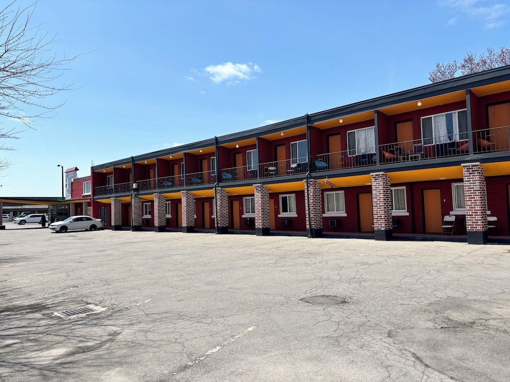 6267 Persepolis Inn 2/70