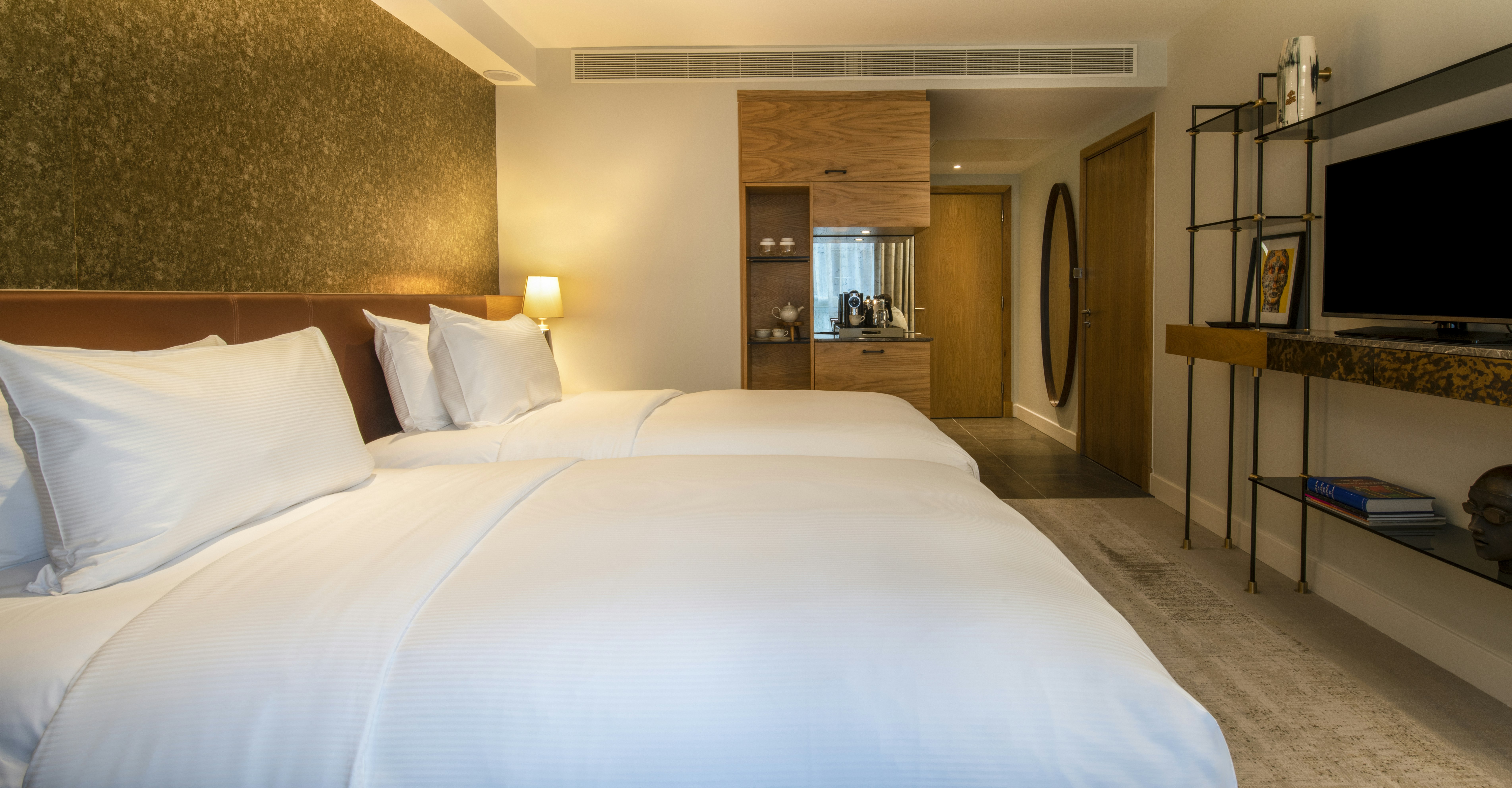 GUEST ROOM, TWIN BEDS