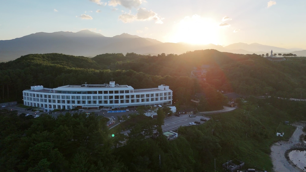 Naksan Beach Hotel 5/48