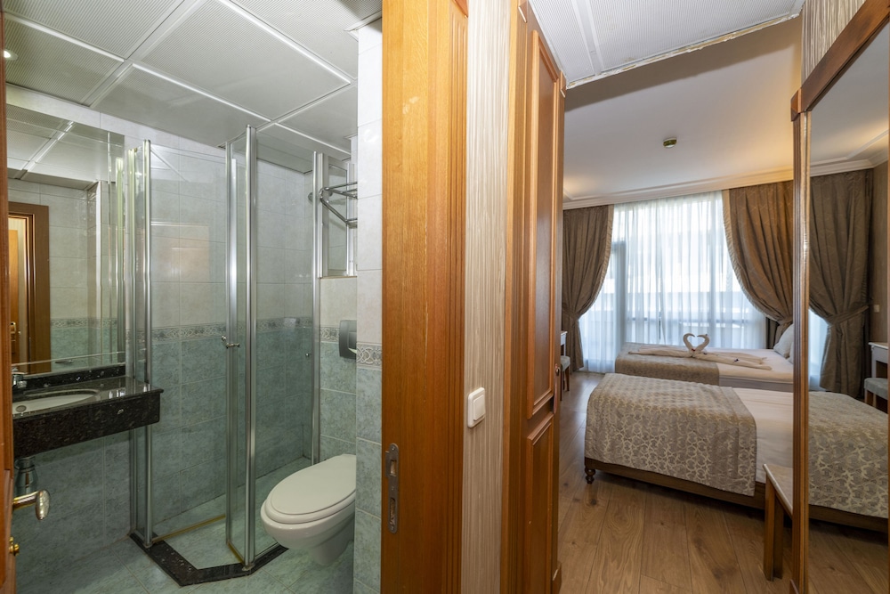 Dalan Hotel 54/57