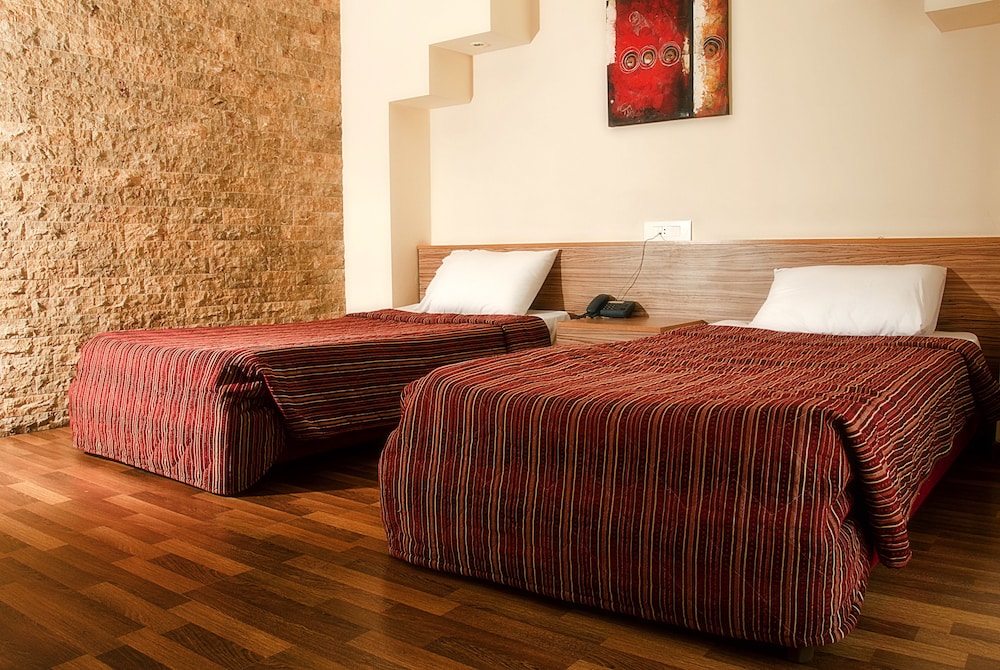 Marble Tower Hotel, Beirut 9/49