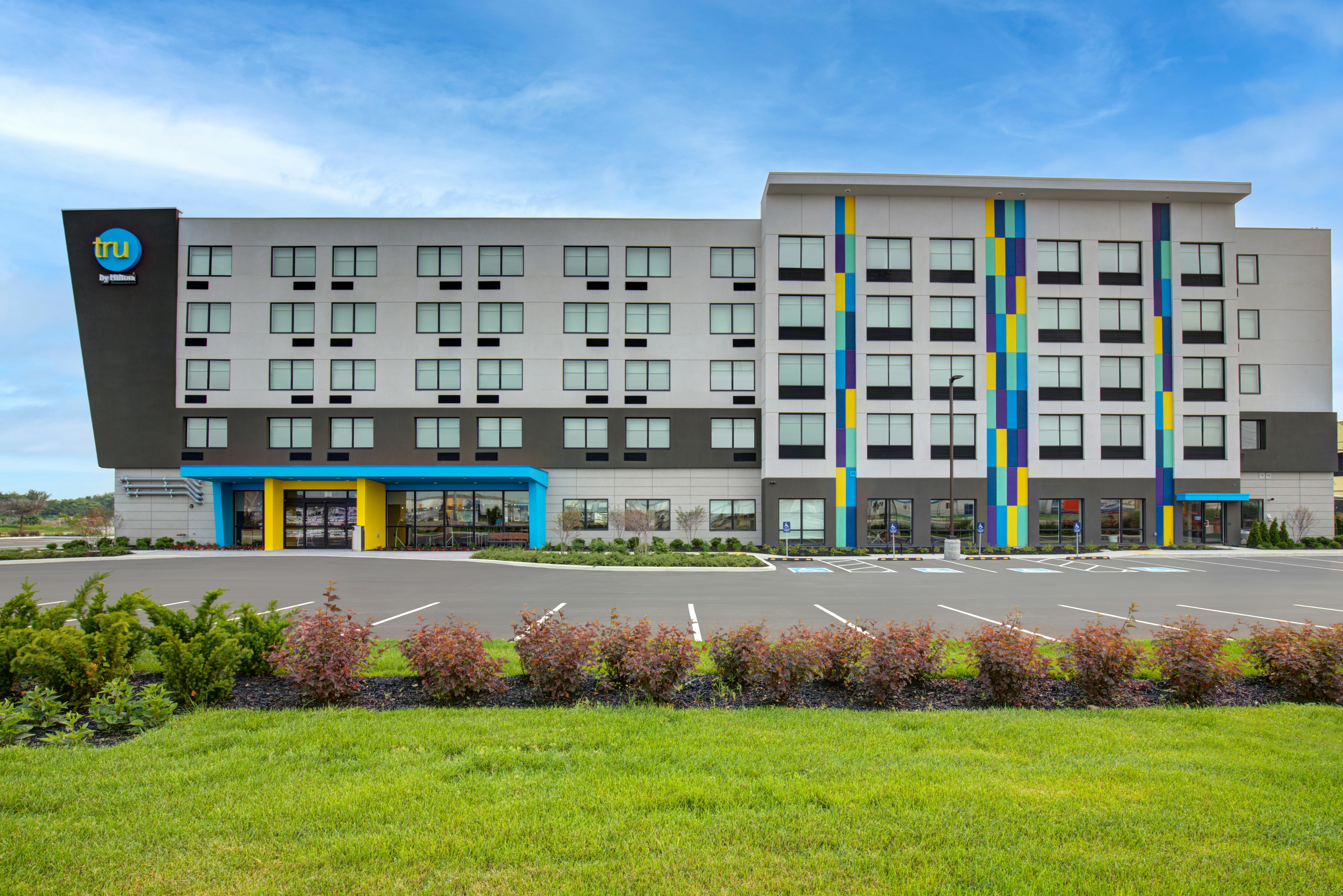 Tru by Hilton Toronto Airport West 2/27