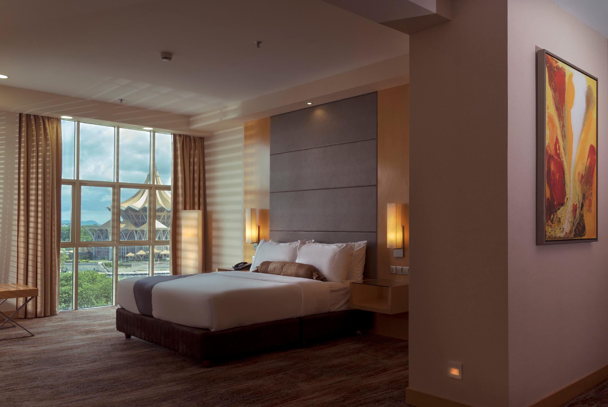 Premier, Suite, King Bed, Water Front