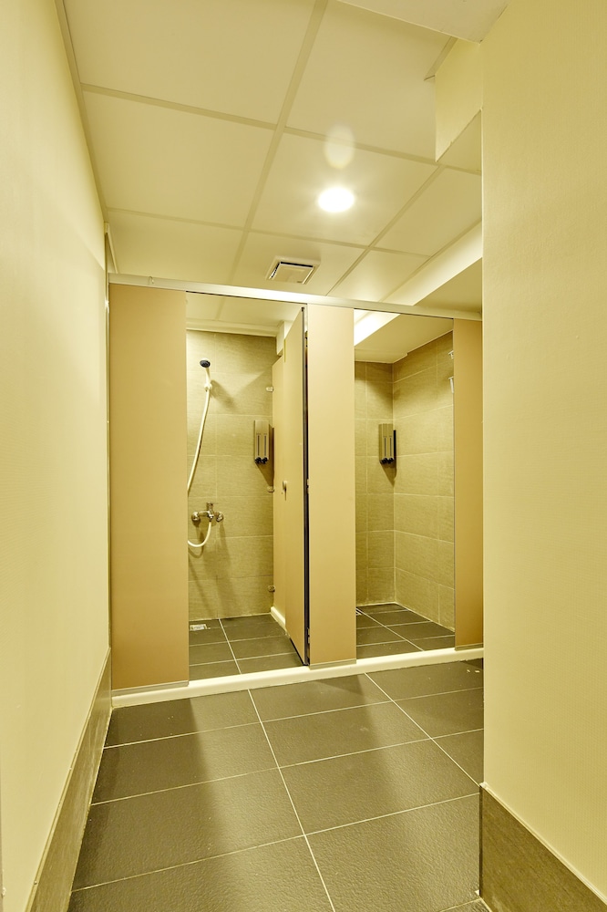 MALE DORM, BASIC, SINGLE, SMALL