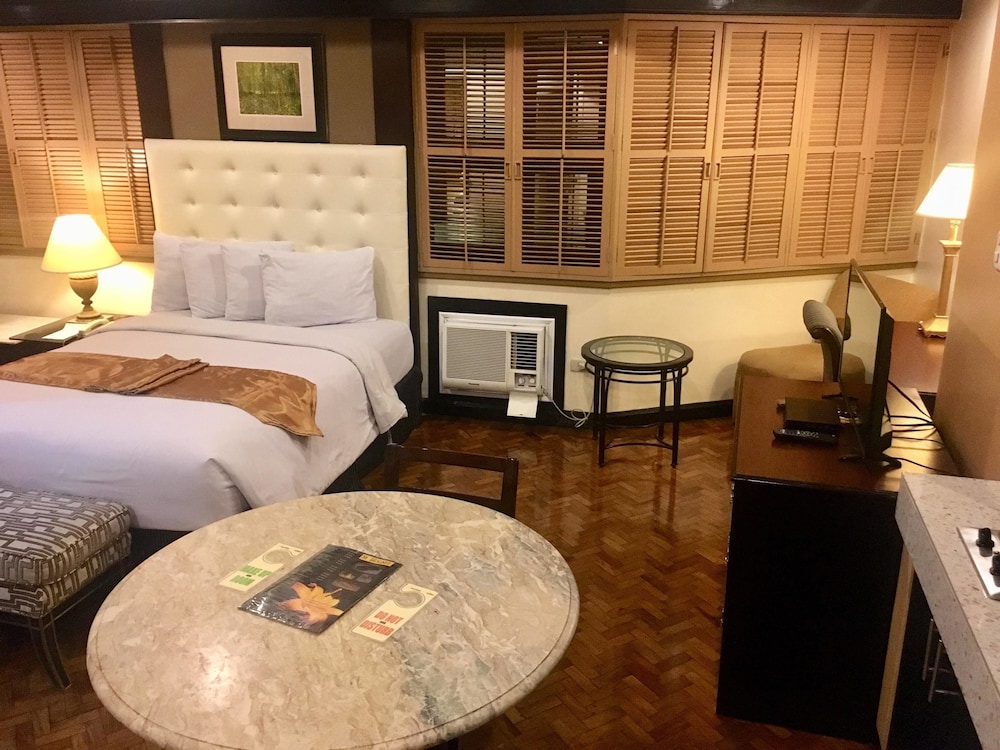 Lourdes Family Suites Makati powered by Cocotel 12/41