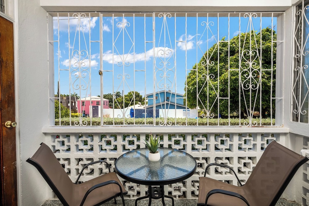 Adulo Apartments 25/48
