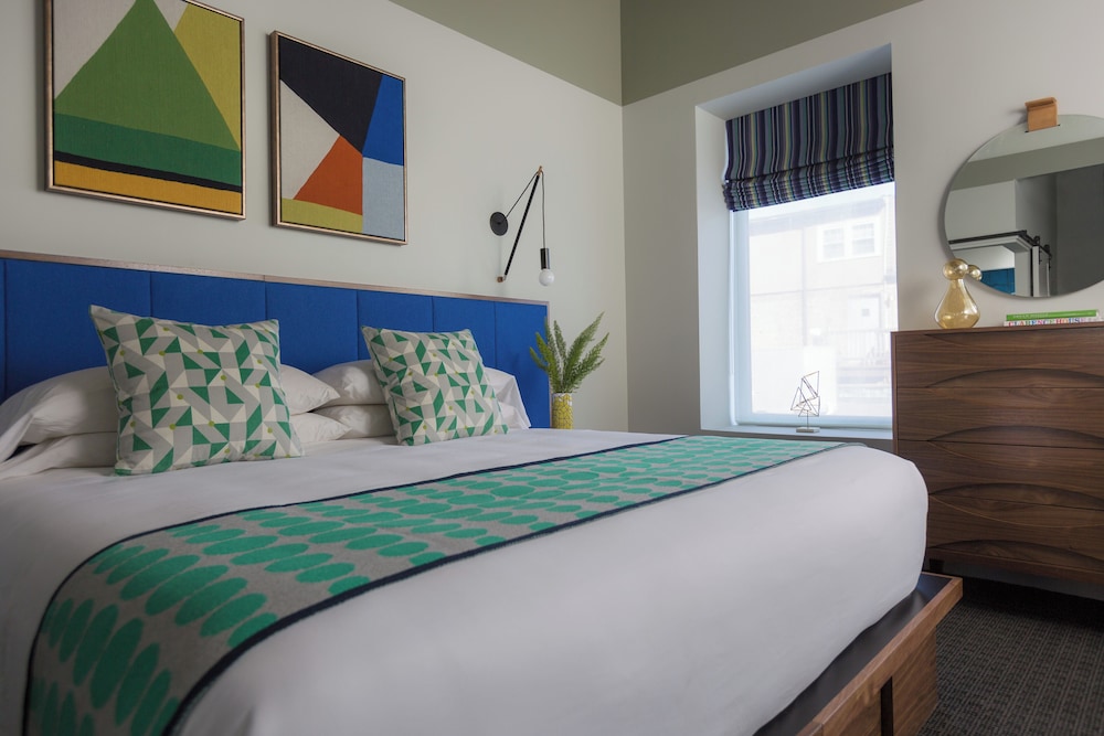 غرفة ديلوكس بسرير كينج مع أريكة لذوي الإعاقة