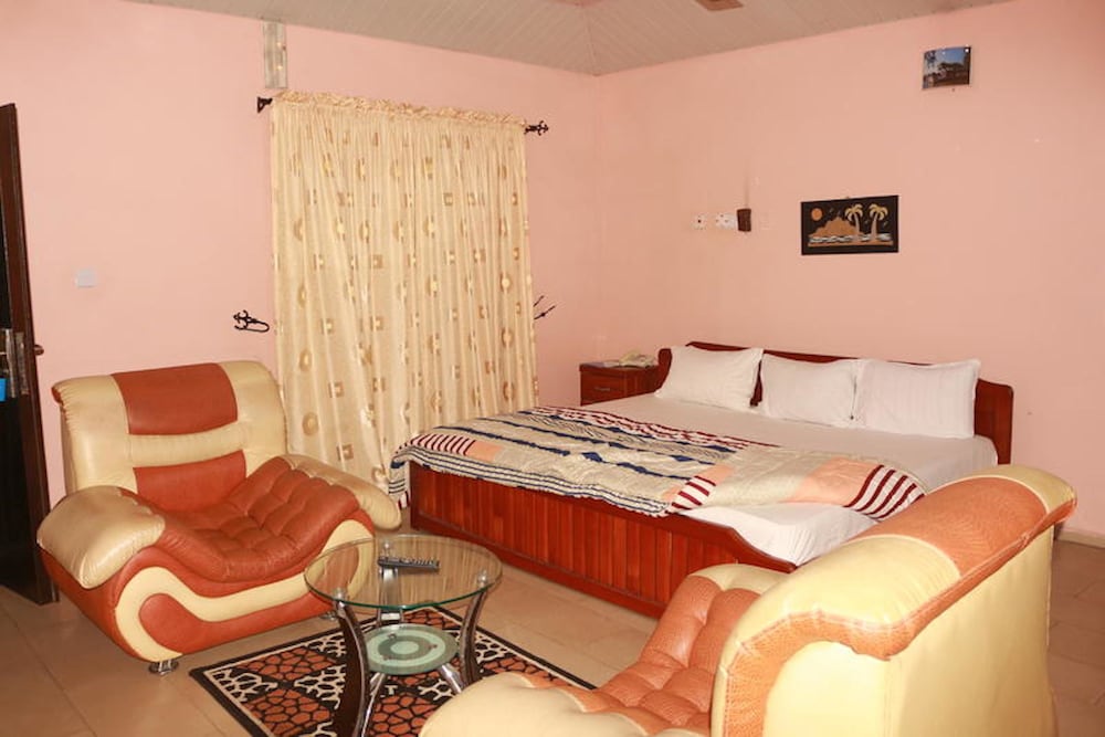 EMROSY HOTELS AND SUITES 15/50