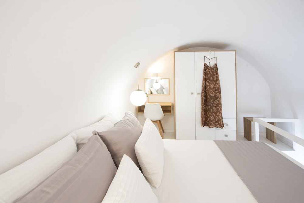 White Orchid Luxury Suites 13/50