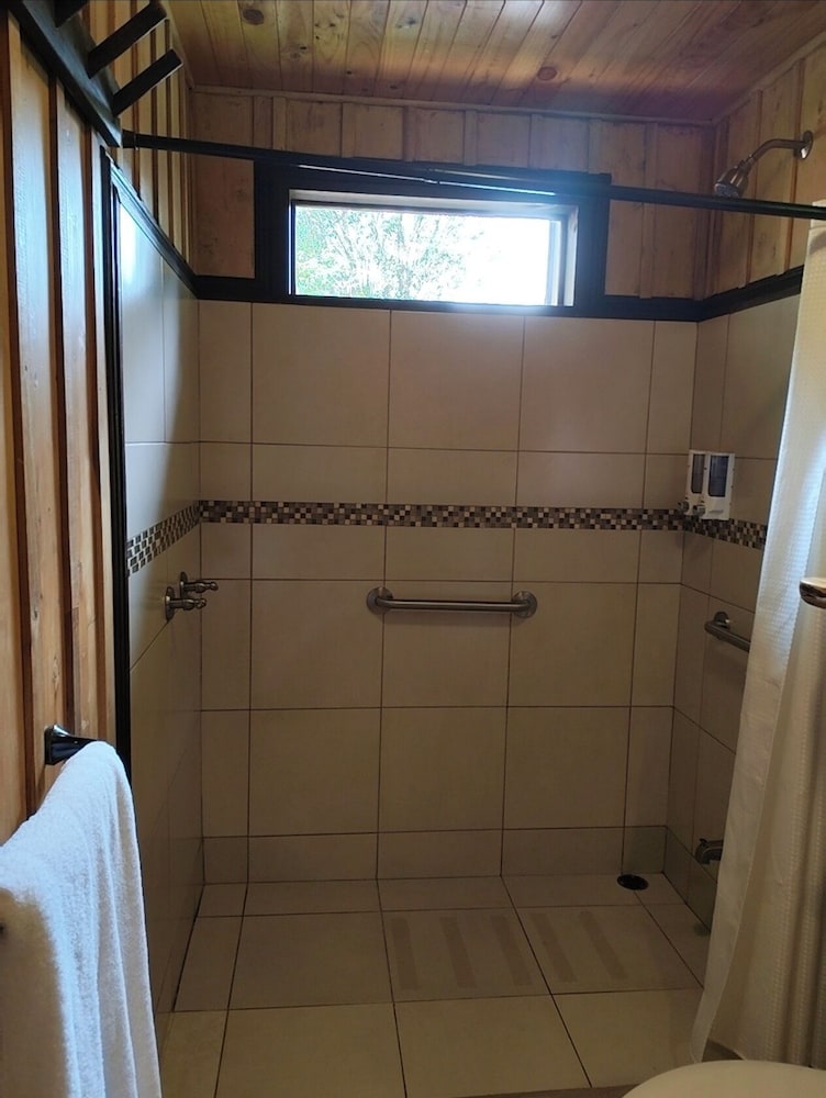 Trogon Lodge 12/46