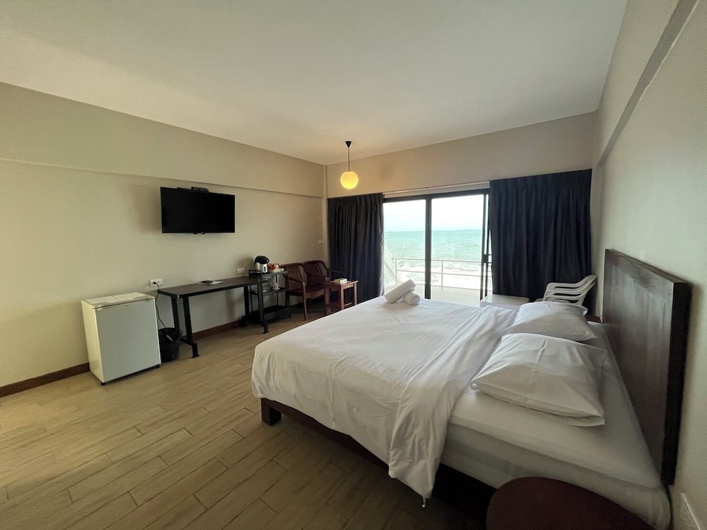 COTTAGE, TWIN BEDS, SEA VIEW