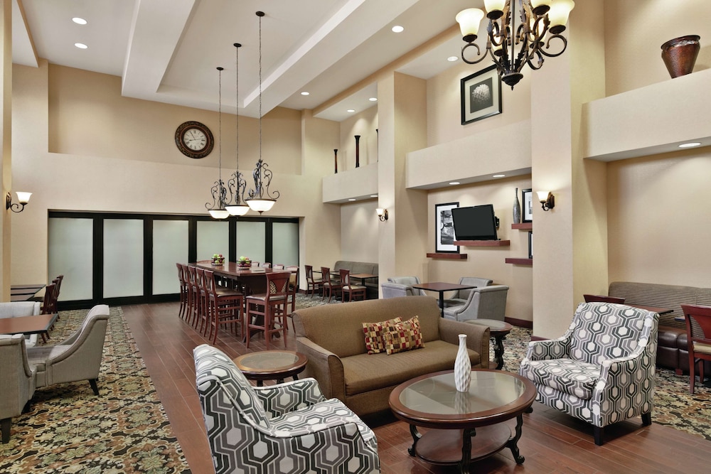 Hampton Inn and Suites Enid 35/50