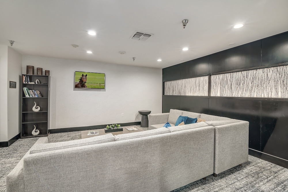 Staybridge Suites Tyler University Area 5/80