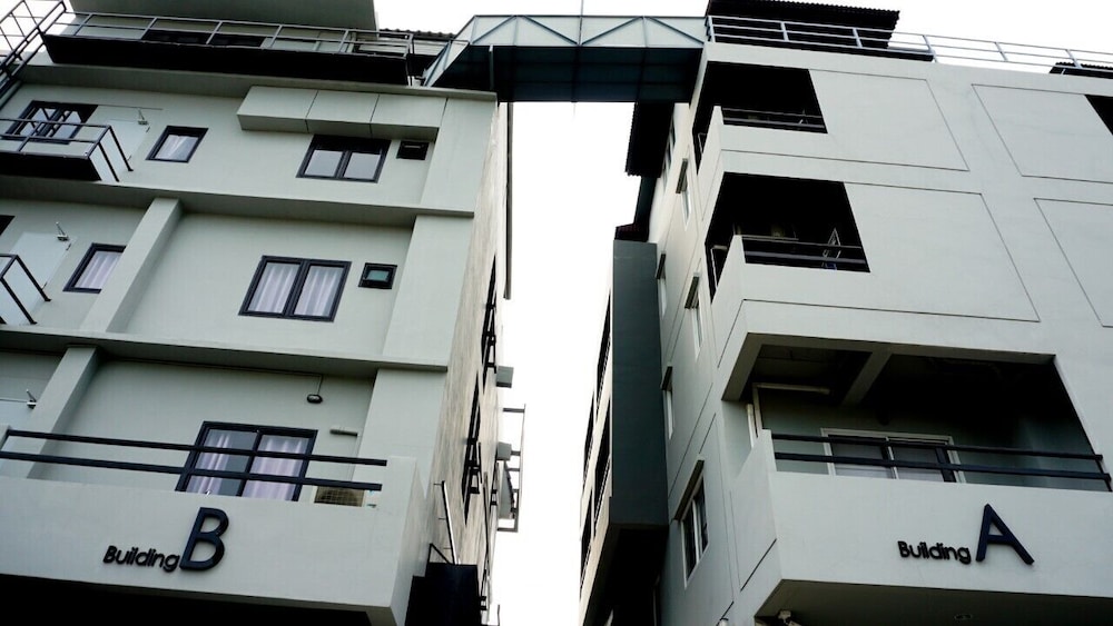 B-Black Residence 3/48