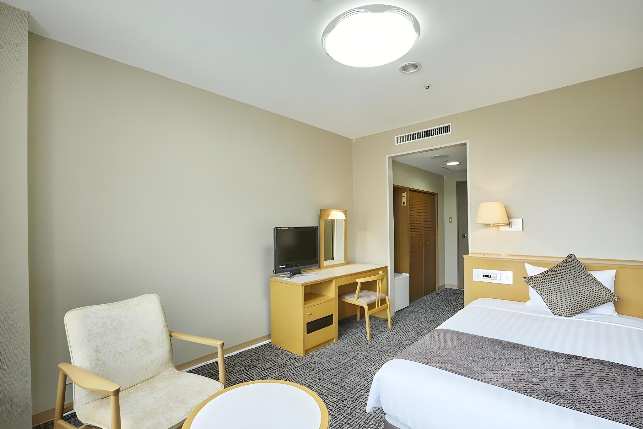 Semi Room, Semi Double Bed, Bathtub