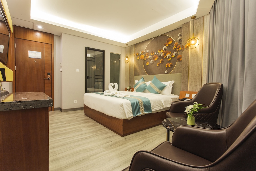 Thapae Twins Hotel 17/50