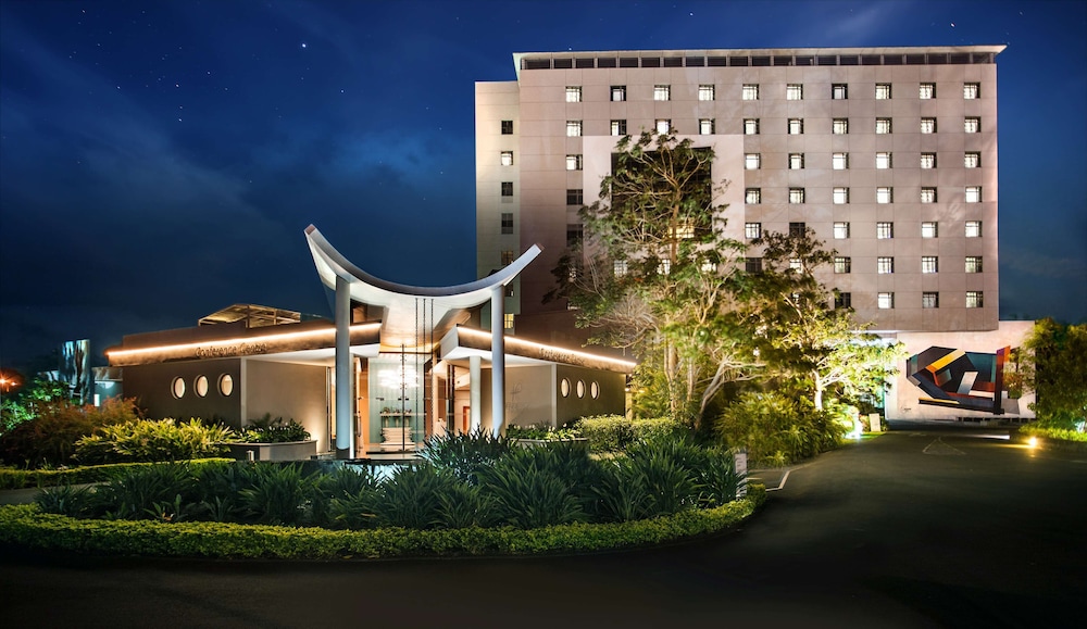 Hennessy Park Hotel in Ebene