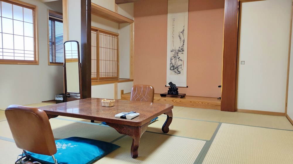 Chuoukan Shimizuya Ryokan 8/74