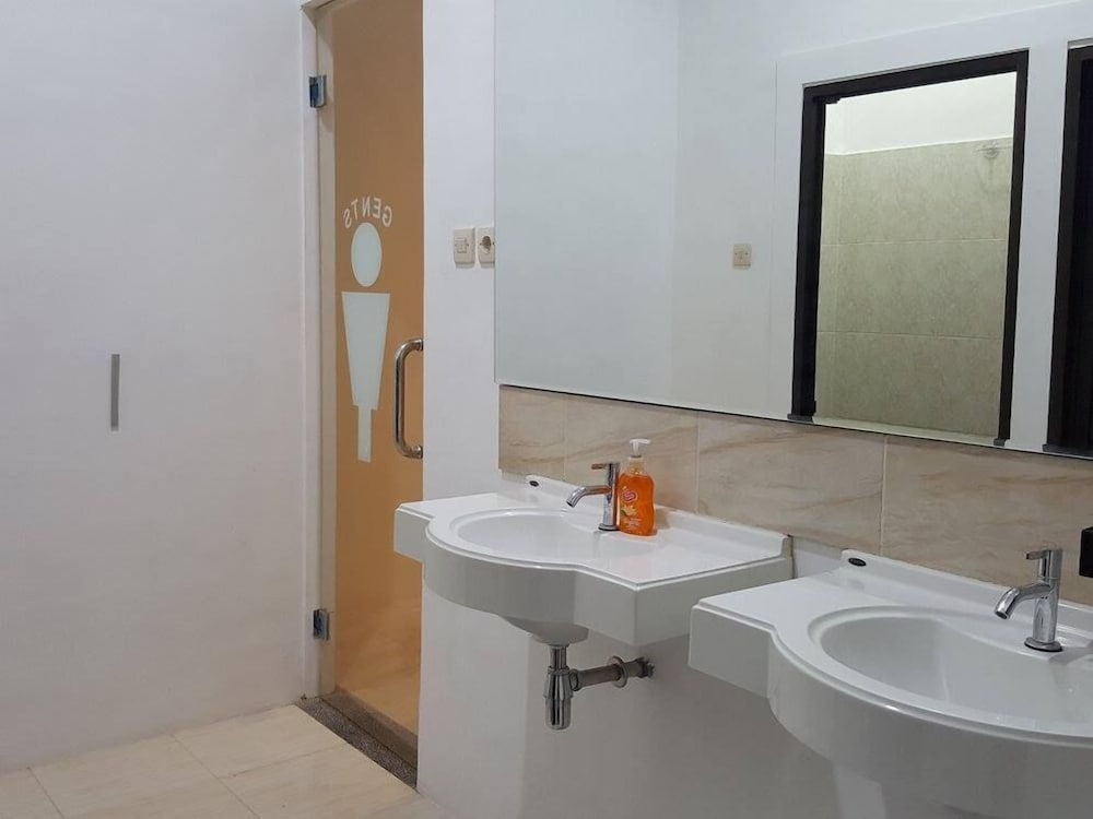 Mador Malang Dorm Hostel 29/32
