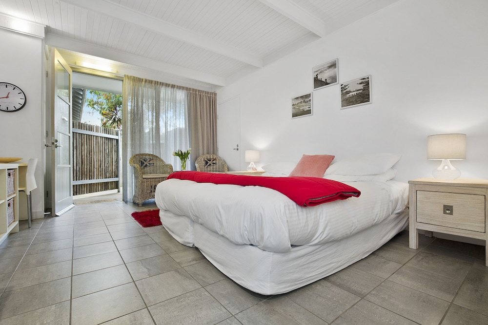 Oceanic Apartments Sorrento 12/69