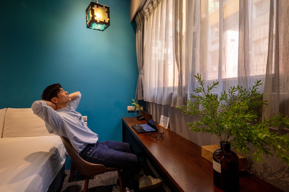 Cho Hotel 3 13/50