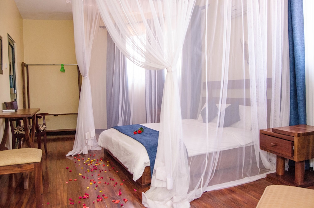 Nile Village Hotel 9/40