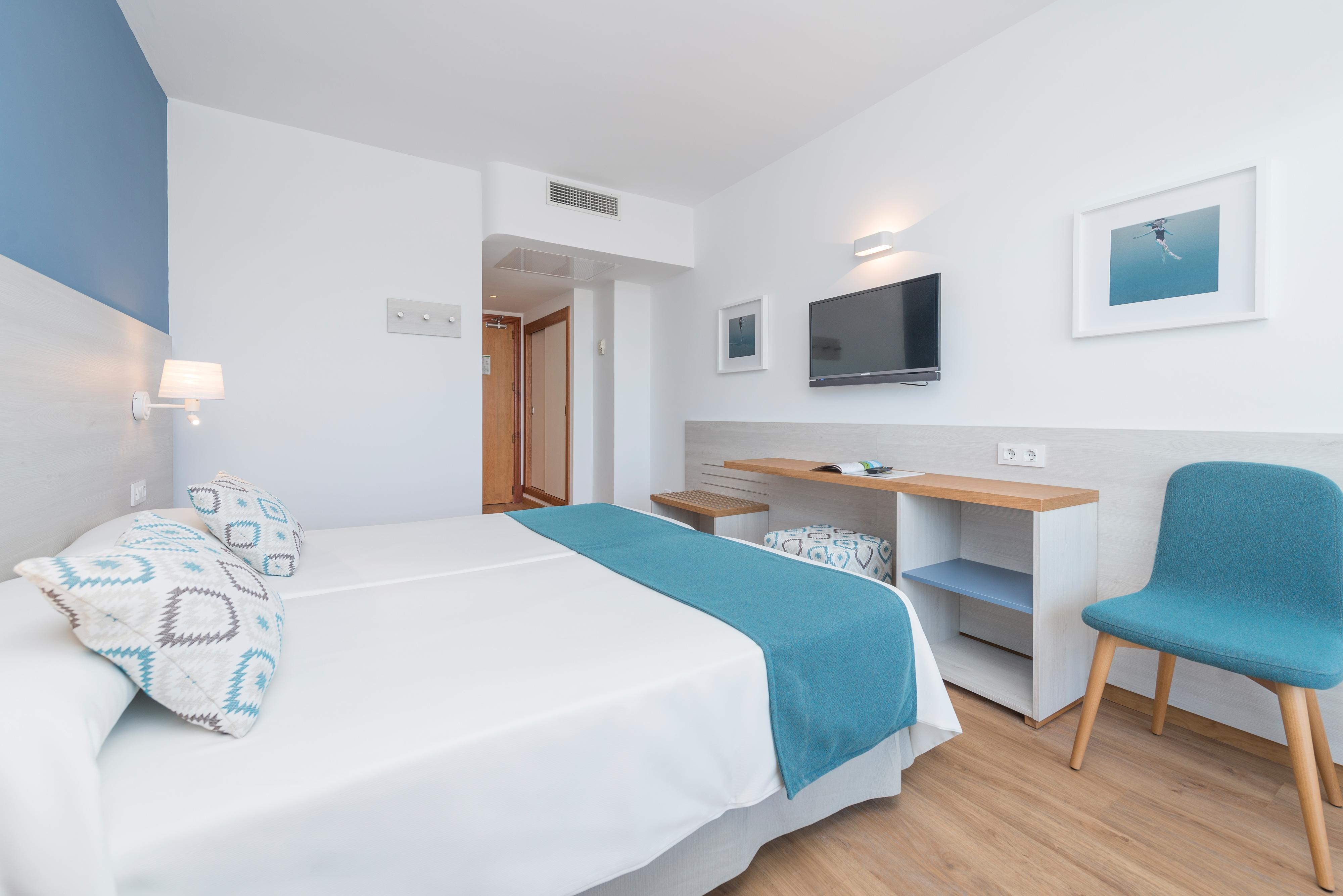 Standard, Double Bed, Balcony or Terrace