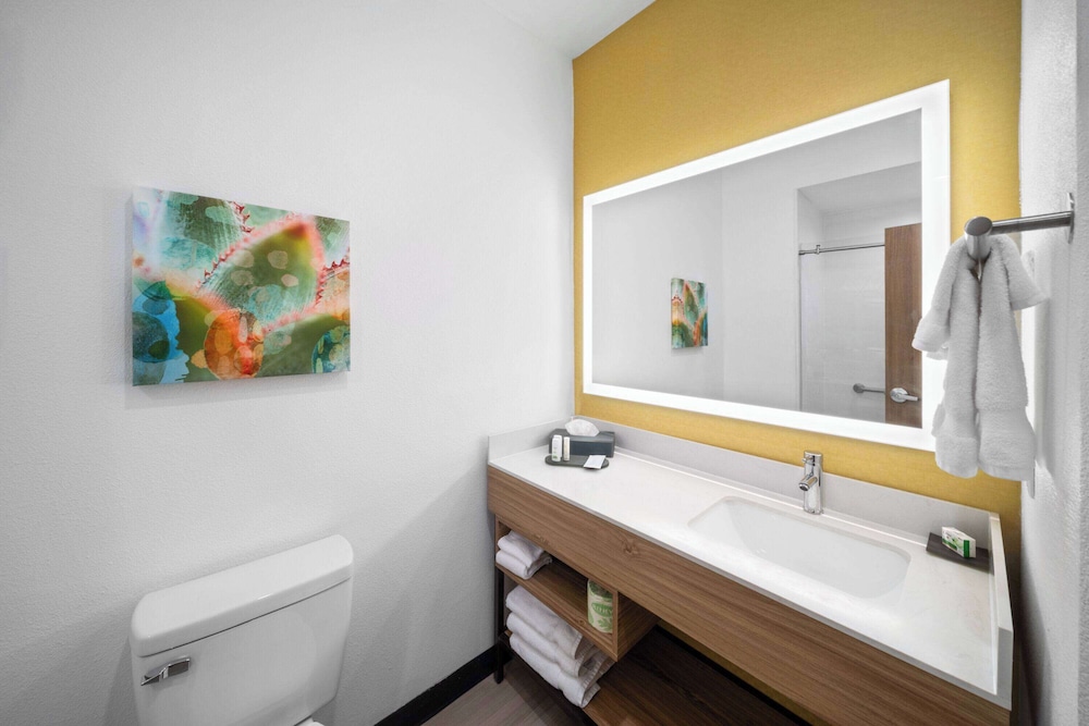 La Quinta Inn & Suites by Wyndham El Paso East Loop-375 26/27