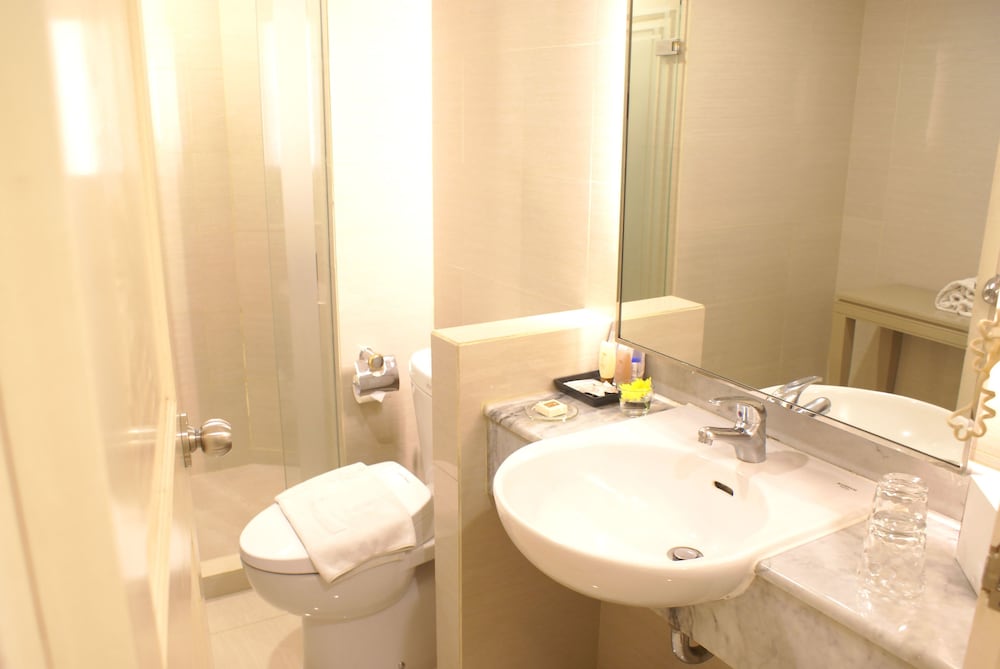 Grand Tropic Suites Jakarta 16/64