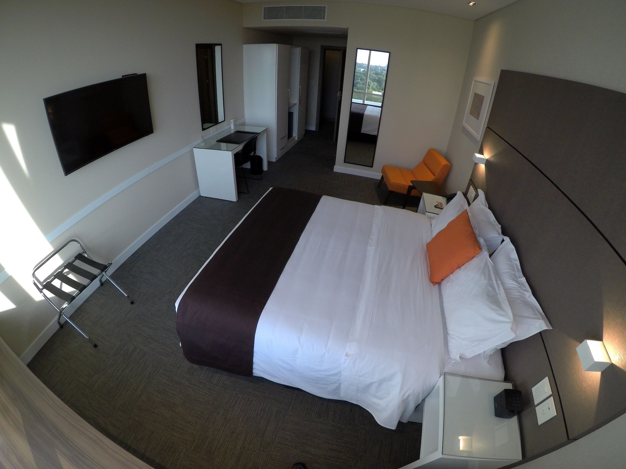 CLASSIC, QUEEN BED