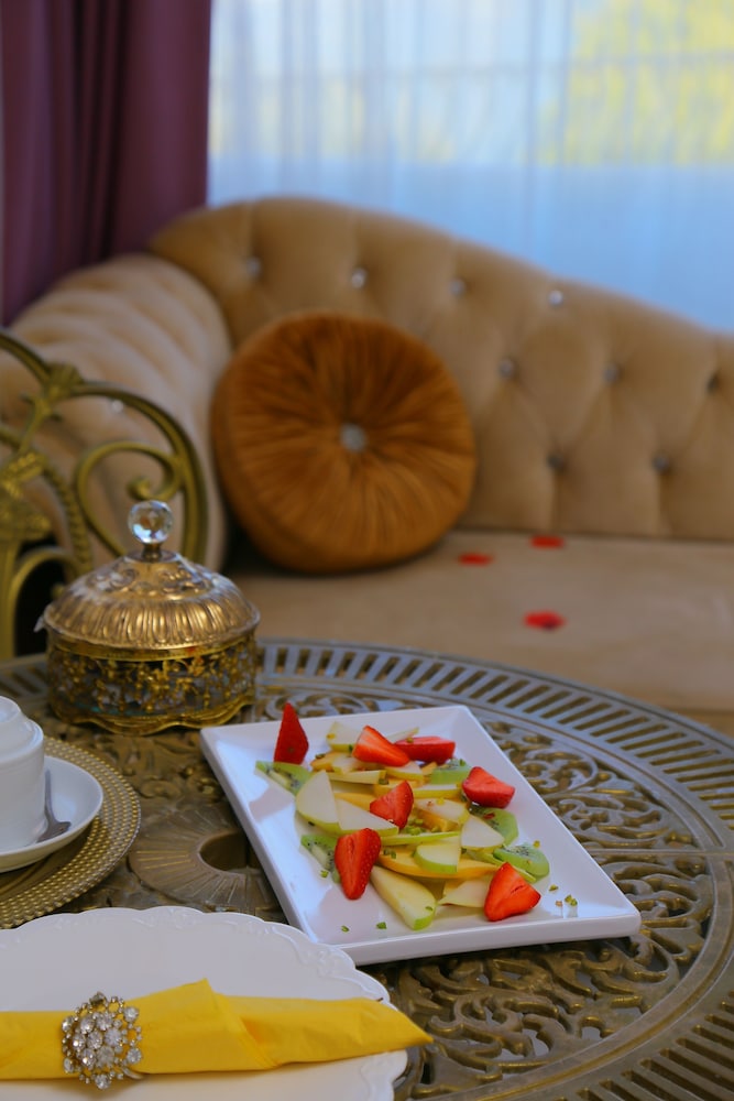 Huri & Nuri Hotel 23/45