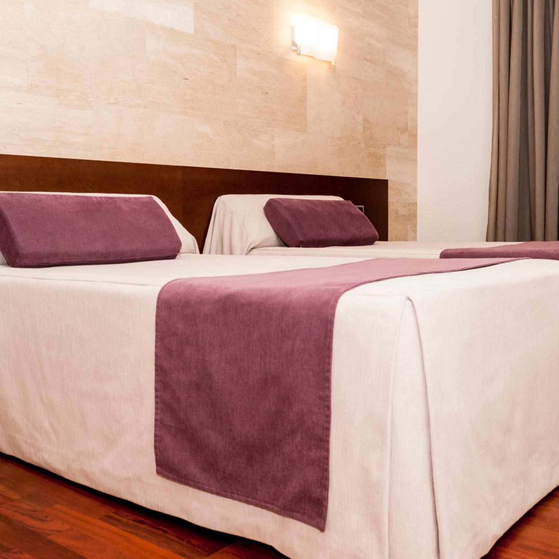 Escuderos Hotel Cruz 19/58