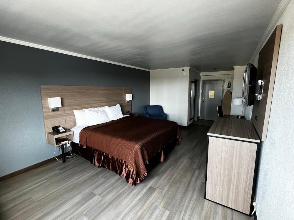 Super 8 by Wyndham Fort Worth Entertainment District 37/49